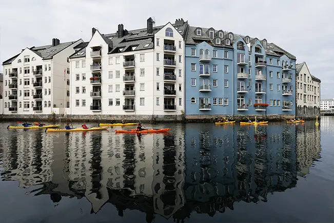 Scenic waterfront building